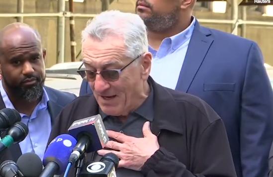 Robert De Niro'nun Trump aleyhinde konuşması üzerine ''ABD'ye Hizmet Ödülü'' geri çekildi