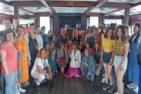 Roman kadınlar Körfez turuna katıldı