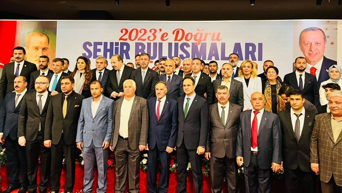 Saadet Partili meclis üyesi Ahmet Süzen AK Parti'ye geçti