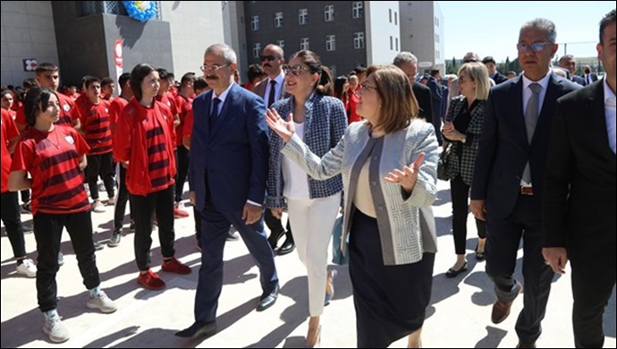 Şahin: “Gaziantep deyince artık akla sporcu çocuklarda gelecek”