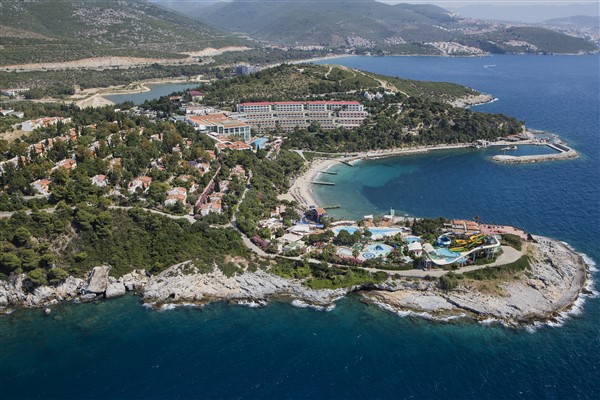 Sanat, aile, doğa ve ev konforunun iç içe geçtiği bir tatil: Pine Bay Holiday Resort