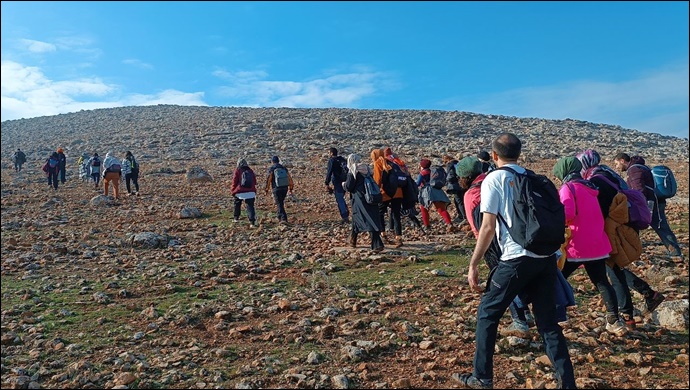 Şanlıurfa Cudi Vadisi Harabeleri Zamana Meydan Okurcasına Toprak Altında Keşfedilmeyi Bekliyor