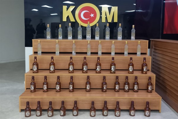 Şanlıurfa'da 45 şişe sahte içki ele geçirildi