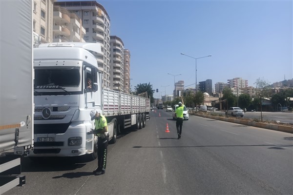 Şanlıurfa'da ağır taşıt araçları denetlendi