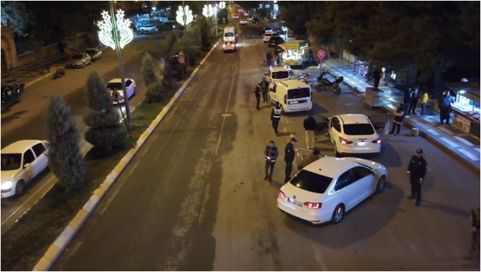 Şanlıurfa 'da çeşitli suçlardan aranan 33 şahıs gözaltına alındı