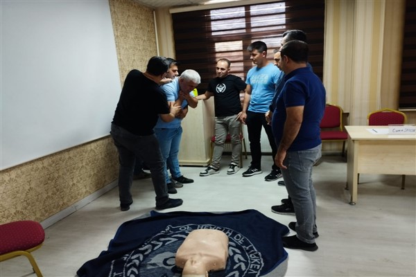 Şanlıurfa'da trafik polislerine ilk yardım eğitimi verildi