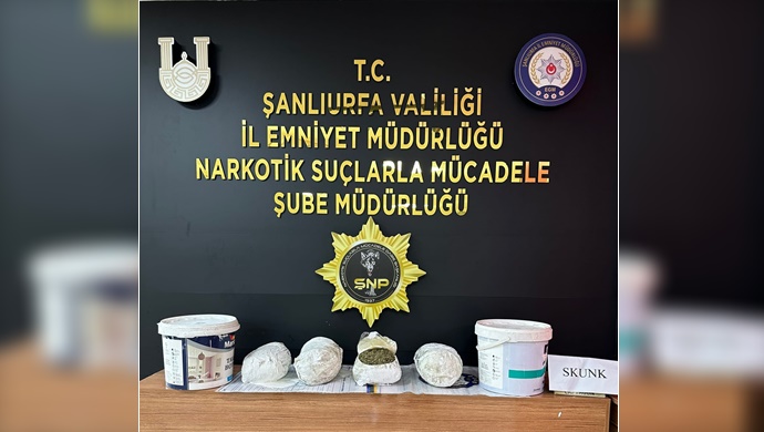 Şanlıurfa'da boya kovalarından uyuşturucu çıktı
