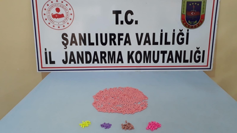 Şanlıurfa'da JASAT şüphelide uyuşturucu buldu