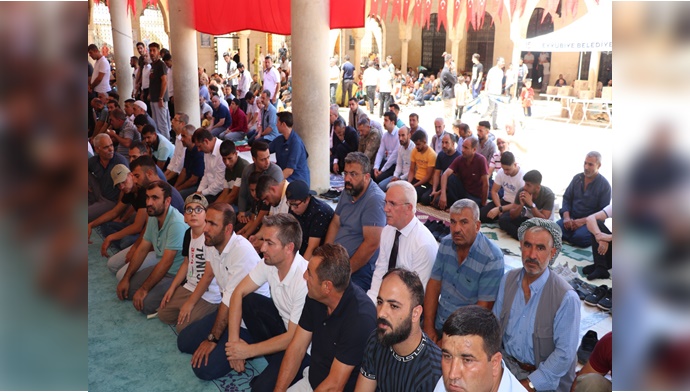  Şanlıurfa’da Şehitler İçin Dergâh Camisinde Mevlit Okutuldu-(VİDEO)