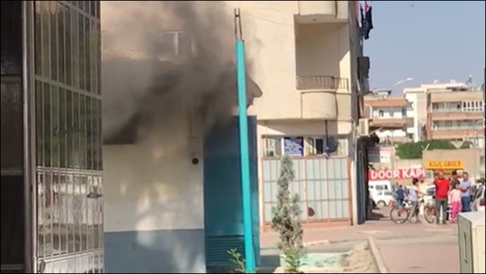 Şanlıurfa'da DEDAŞ eski trafosu patladı, mahalle elektriksiz kaldı-(VİDEO)