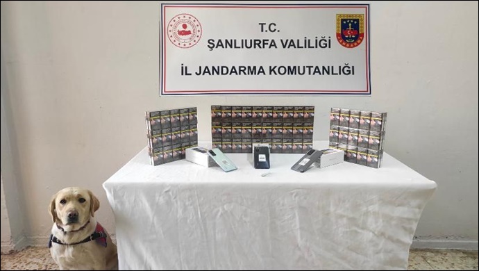 Şanlıurfa'da yol uygulamasında kaçak sigara,uyuşturucu ve cep telefonu ele geçirildi  | VİDEO