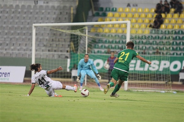 Şanlıurfaspor, Kocaelispor'a 2-0 mağlup oldu