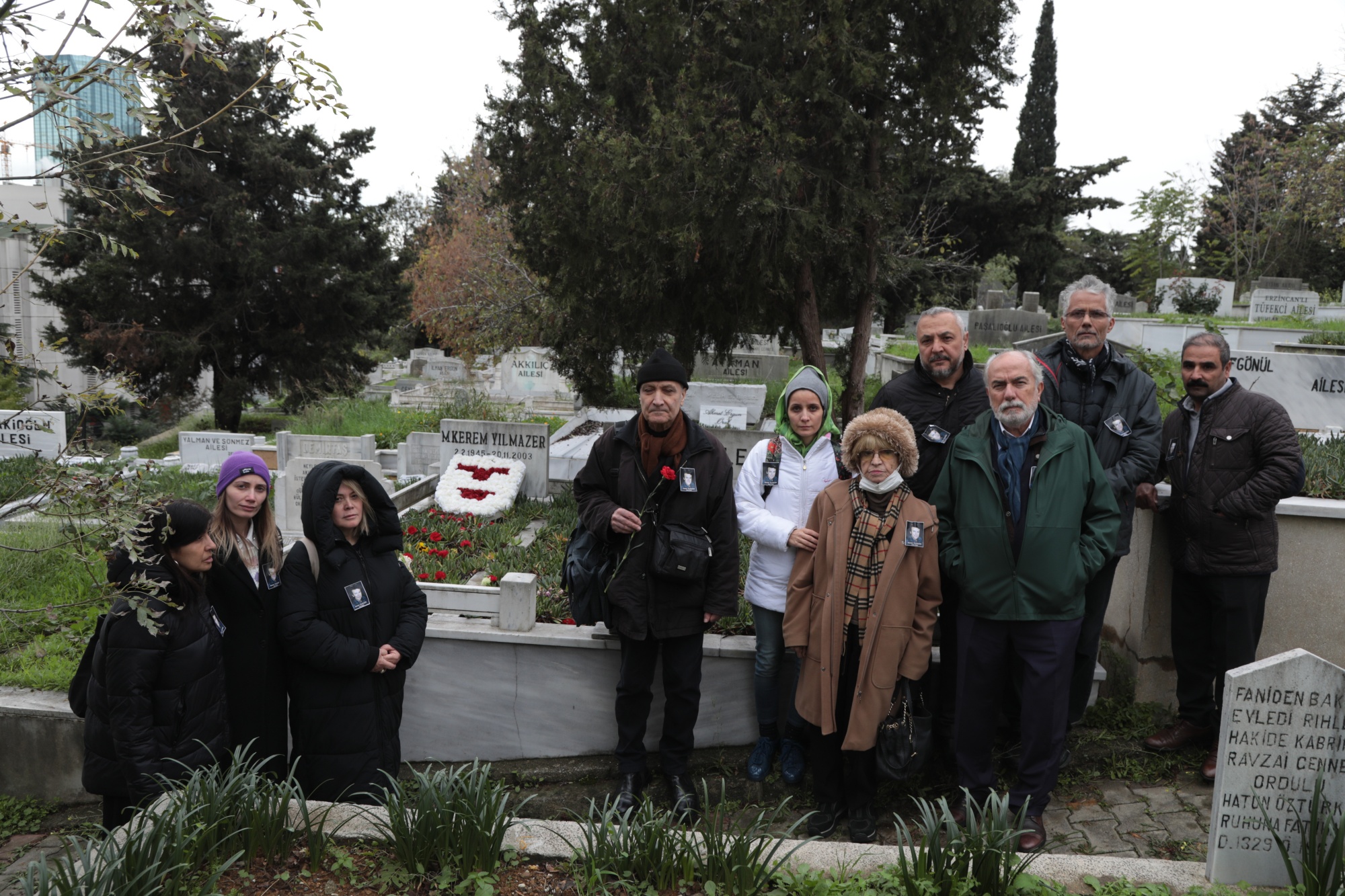 Şehir Tiyatroları'nın usta ismi Yılmazer, kabri başında anıldı