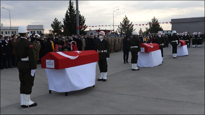 Şehitler dualarla memleketlerine uğurlandı