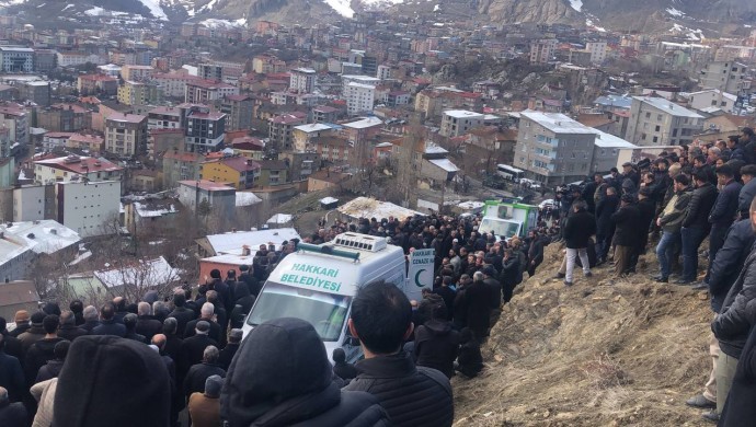 Silahlı çatışmada öldürülen 2 kişi toprağa verildi