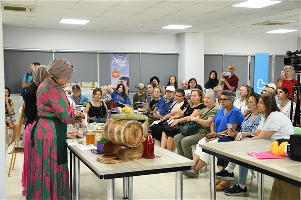 Sirke yapımının püf noktalarını BAÇEM’de öğrendiler