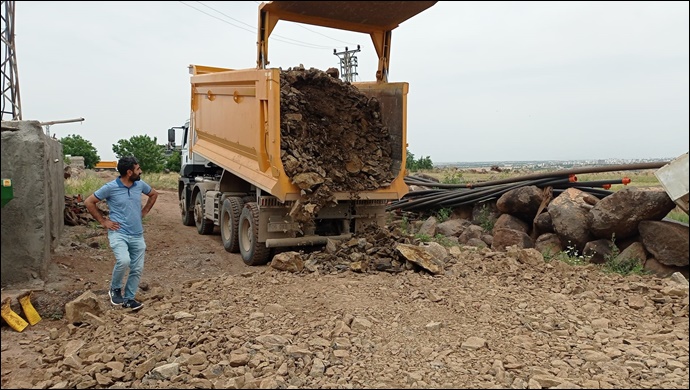 Siverek kırsalında yol çalışmaları sürüyor