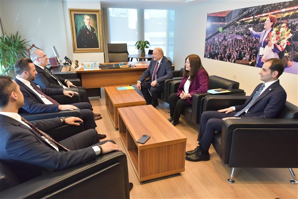 Siyasi partilerden İYİ Parti Genel Merkezi’ne bayram ziyareti 