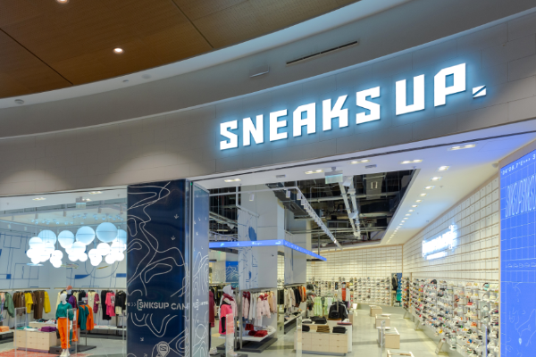 Sneaks Up 30. mağazasını İstinyePark İzmir'de açtı 