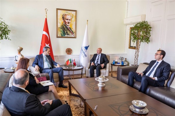 Soyer, Portekiz Büyükelçisi’ni Terra Madre’ye davet etti