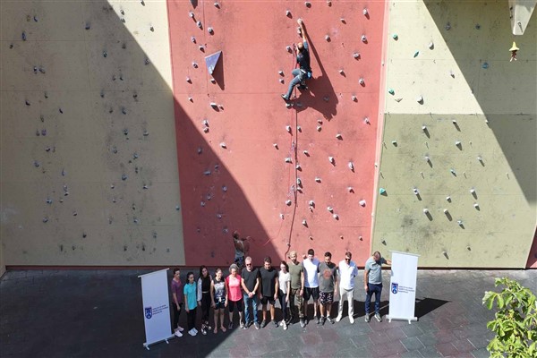 Sporseverler tırmanma duvarı etkinliğinde buluştu