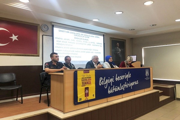 SUBÜ Geyve MYO'da 'Kadına Yönelik Şiddetle Mücadele Farkındalık Eğitimi'