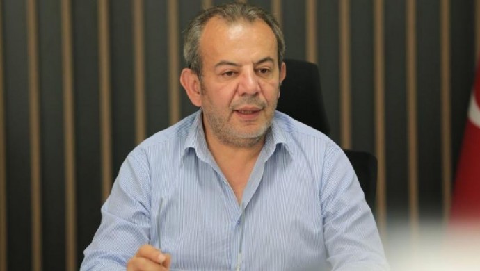 Tanju Özcan CHP'den ihraç edildi