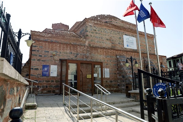 Tarihi hamam kütüphane oldu