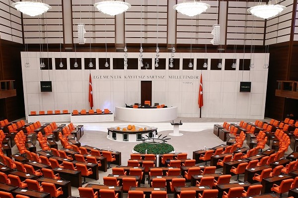 TBMM Başkanı Kurtulmuş, TÜGVA Başkanı Beşinci ve Yönetim Kurulu üyelerini kabul etti