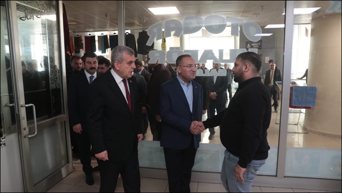 Tbmm Başkanvekili Bozdağ Ve Başkan Beyazgül’den Şehirlerarası Otobüs Terminali Esnafına Ziyaret