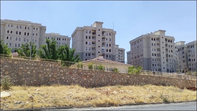 TOKİ Emekliler Sitesi sakinleri sorunlarının çözülmesini istiyor-(VİDEO)