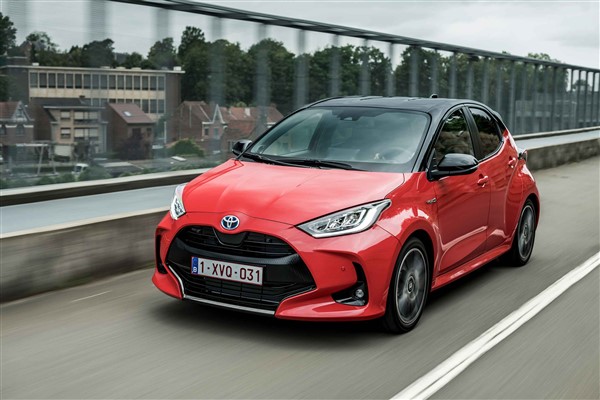 Toyota Yaris 10 milyonluk satış adediyle 'efsane otomobillerden' biri oldu 