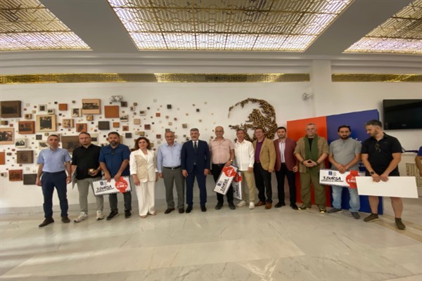 Ulusal Bursa Fotoğrafçılar Maratonu’nda derece elde eden fotoğrafçılar ödüllendirildi