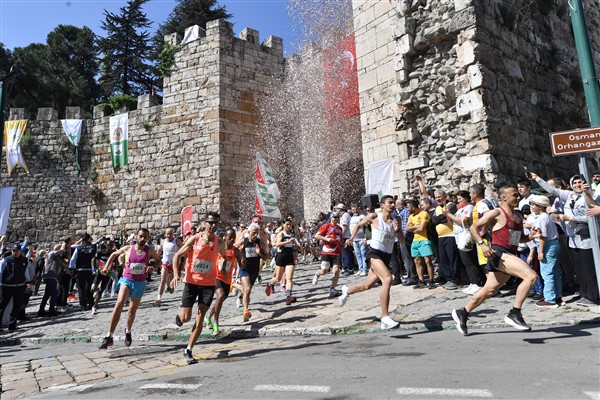 Uluslararası Osmangazi Tarihi Kent Koşusu 1154 sporcunun katılımıyla gerçekleşti