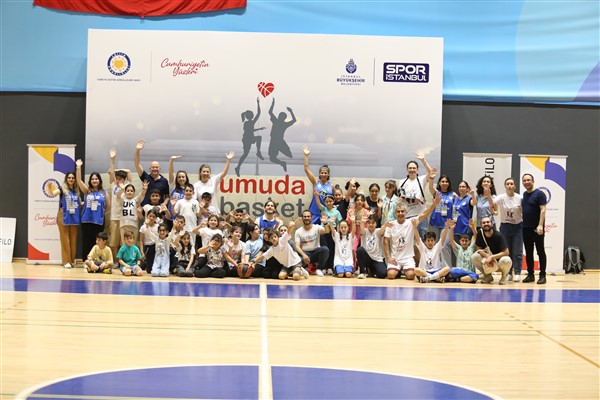 Umuda Basket Veteran Basketbol Turnuvası ile 272 çocuğun eğitimine destek sağlandı