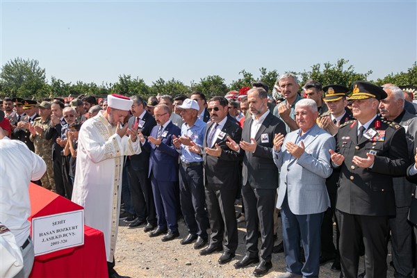 Uyuşturucu operasyonunda şehit olan Bozkurt, son yolculuğuna uğurlandı
