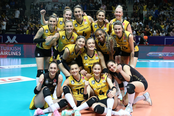 VakıfBank, AXA Sigorta Kupa Voley’de finalde