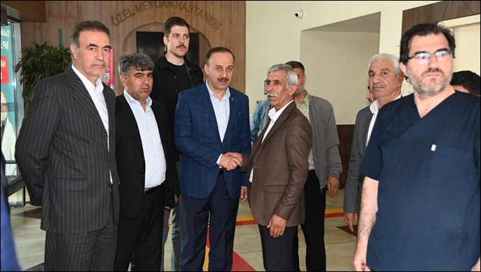 Vali Erin'den 'yorgun mermi' ile yaralanan çocuğun ailesine ziyaret