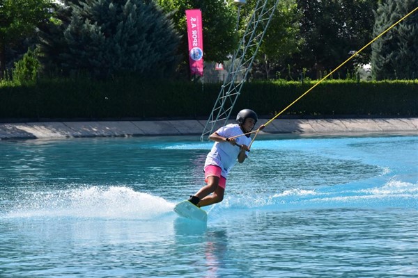 Wakeboard Türkiye Şampiyonası renkli görüntülere sahne oldu