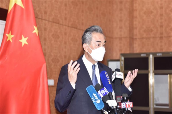 Wang: ABD, Çin’in egemenliğine saygı gösterme sözünü tutmalı