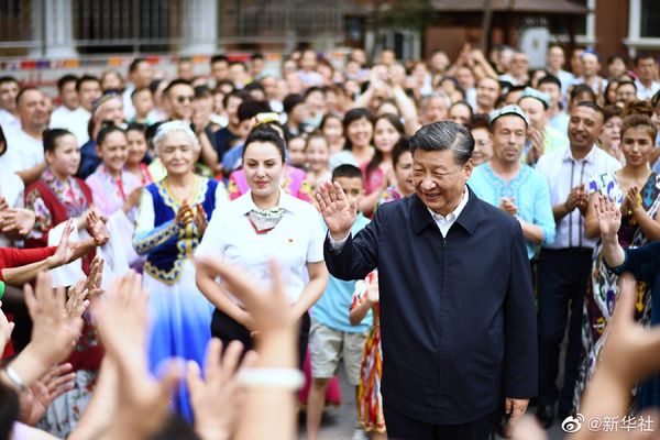 Xi Jinping: Birleşik, uyumlu, müreffeh, medeni, ilerici ve ekolojik bir Xinjiang inşa edilmelidir