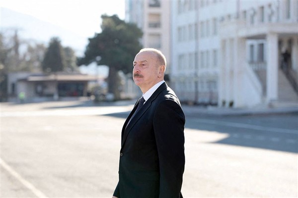 Xi Jinping'den Aliyev'e tebrik mesajı
