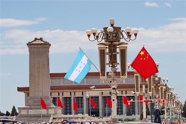 Xi Jinping, Honduras Devlet Başkanı Xiomara Castro'yla görüştü