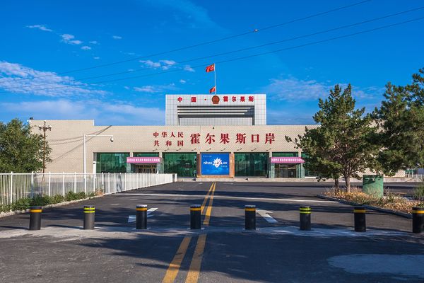 Xinjiang’da ithalat ve ihracat hacmi yılın ilk çeyreğinde yüzde 34,9 arttı