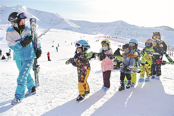 Xinjiang’da kış sporları coşkusu