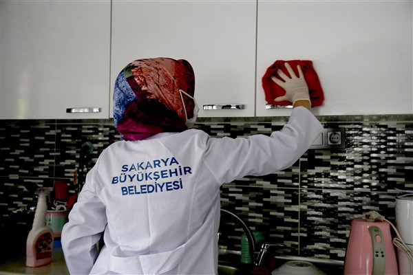 YADEM, , 200’ün üzerinde vatandaşın evinde temizlik yapıyor