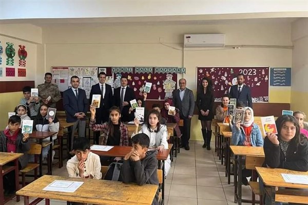 Yayladağı'nda karne heyecanı