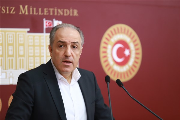 Yeneroğlu: “Diasporamıza yönelik büyük bir ilgisizlik ve bilgisizlikle karşı karşıyayız”