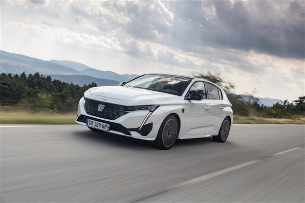 Yeni Peugeot 308'e bir ödül de kadınlardan geldi