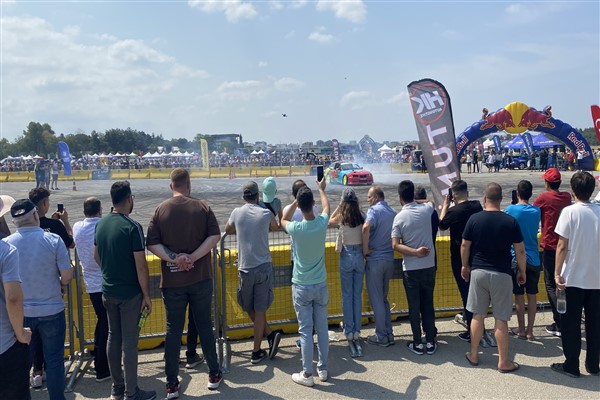 Yunuseli Havaalanı’nda “3.Yeşil Bursa Tuning Festivali ve Drift Etkinliği” düzenlendi